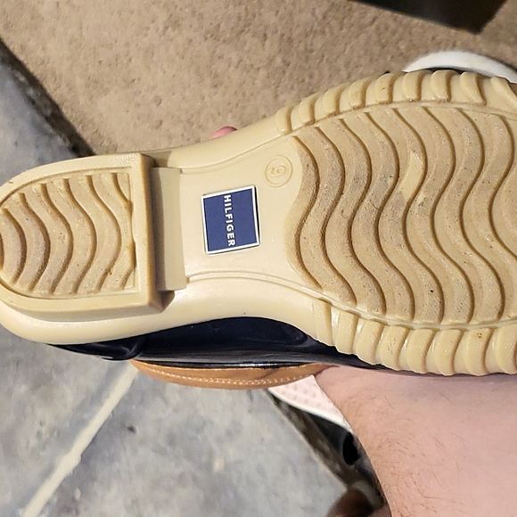 Tommy Hilfiger Duck Boots Size 9 - Picture 4 of 5